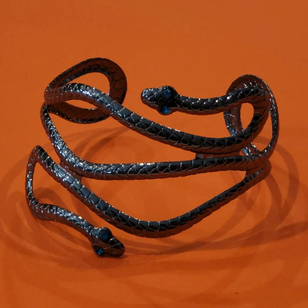 Snake Bracelet - Picture 1 of 3